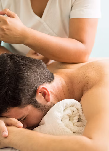 Deep tissue massage bij Pesila